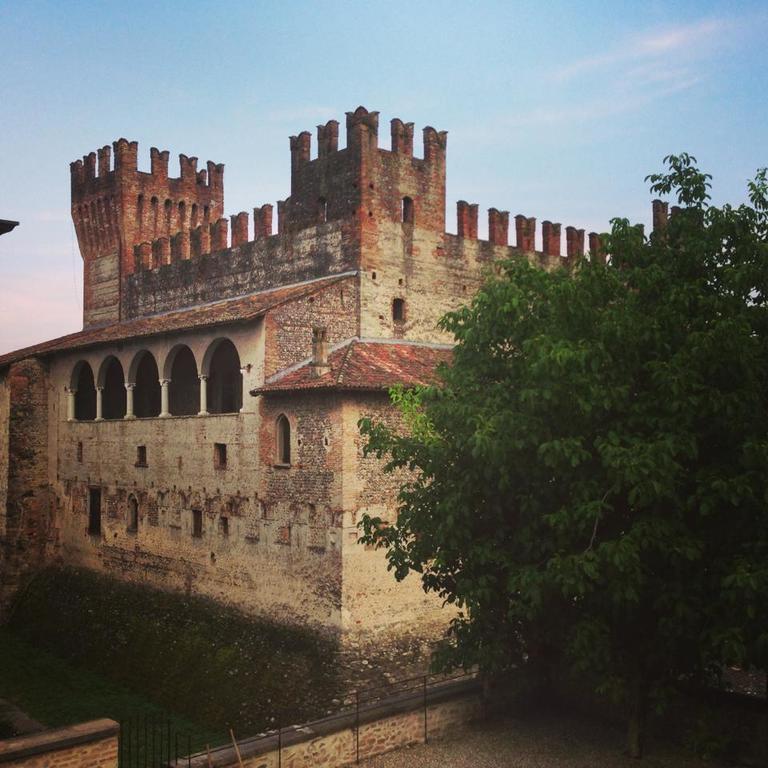 Locanda Dei Nobili Viaggiatori Cavernago ห้อง รูปภาพ
